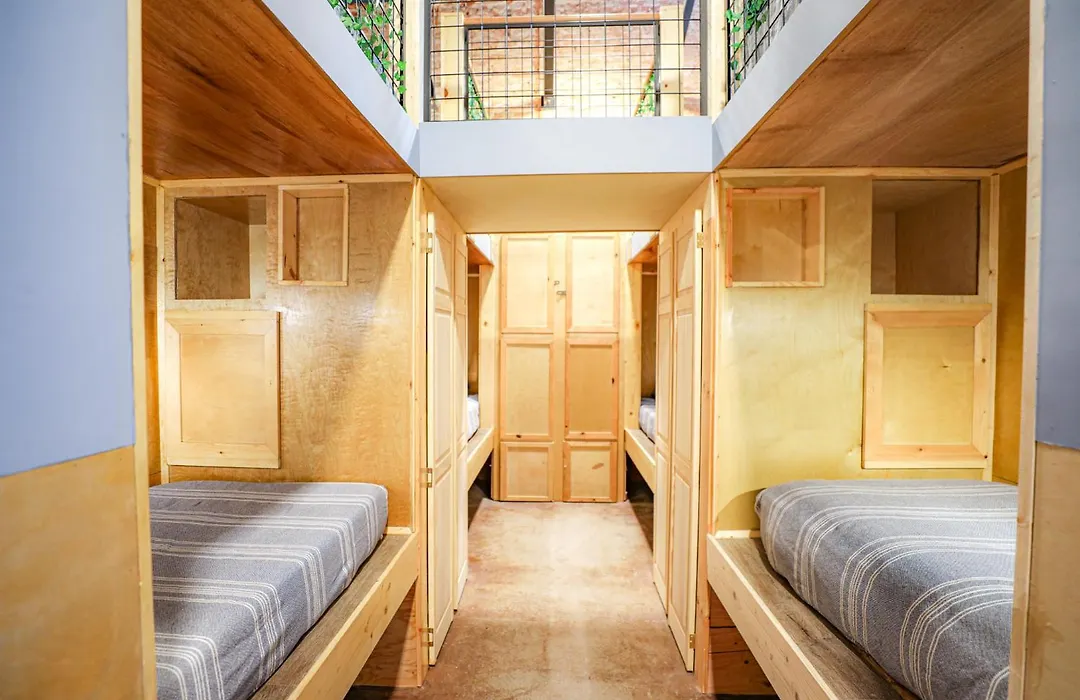 Social Stays - Santa Barbara'S First Hostel On State Street-1